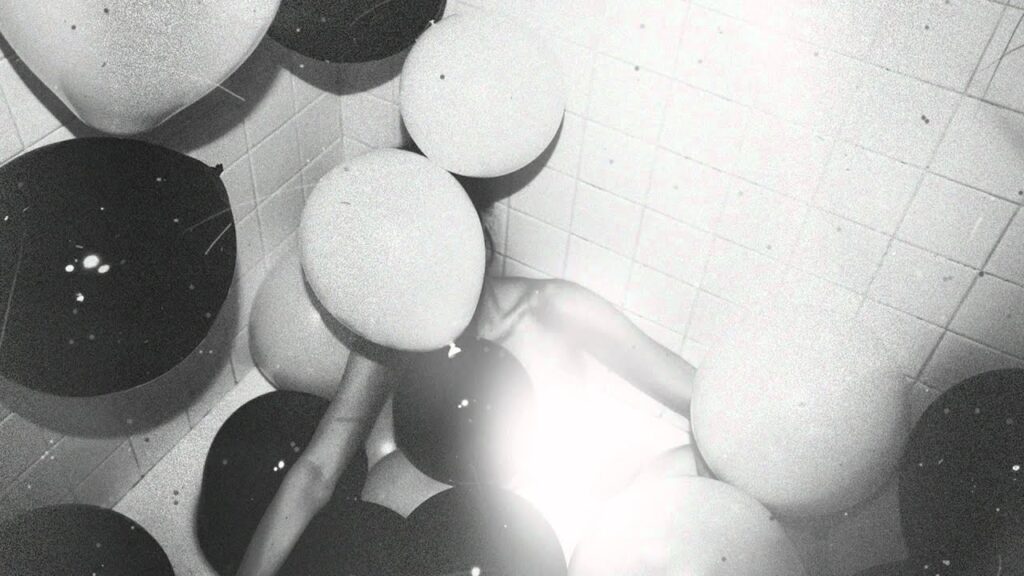 House Of Balloons Glass Table Girls Lyrics